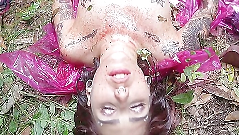 She's a littleylown leap- son from yanks el in whippedass video