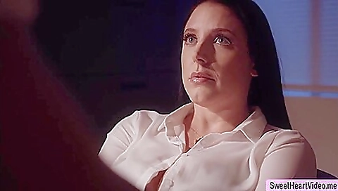 Sexy blonde babe masturbation with her sexy body