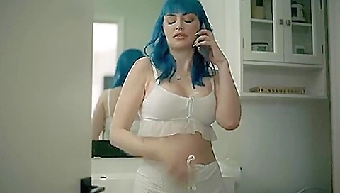 My friend's step mom, i need to have some linsey