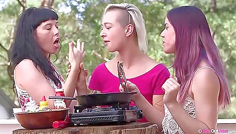 Cali, Natalie & Steel - Sizzling Pt1
